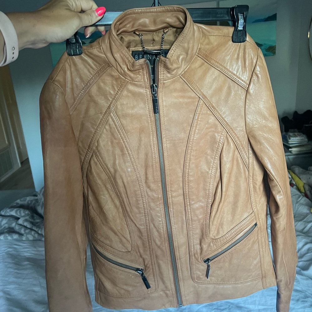 Bernardo genuine leather jacket! size small